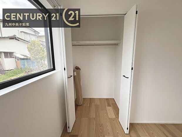 【クローゼット】お部屋ごとに設けた収納は住みやすさへのこだわりです。
