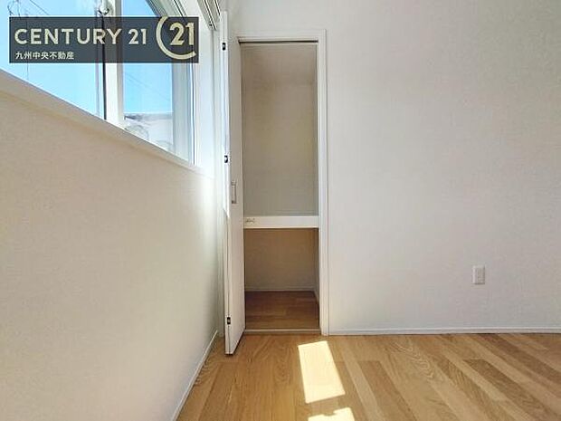 【クローゼット】お部屋ごとに設けた収納は住みやすさへのこだわりです。