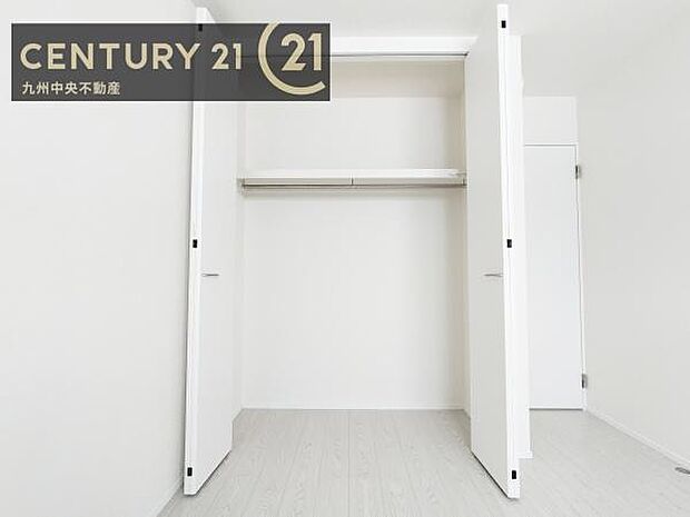 【クローゼット】お部屋ごとに設けた収納は住みやすさへのこだわりです。
