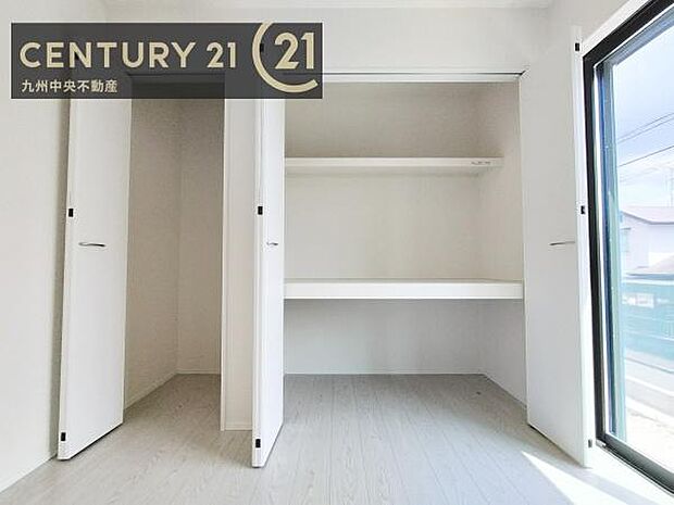 【クローゼット】お部屋ごとに設けた収納は住みやすさへのこだわりです。
