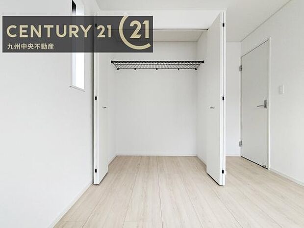 【クローゼット】お部屋ごとに設けた収納は住みやすさへのこだわりです。