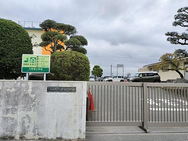 大野城市立大野南小学校まで800m、大野城市立大野南小学校