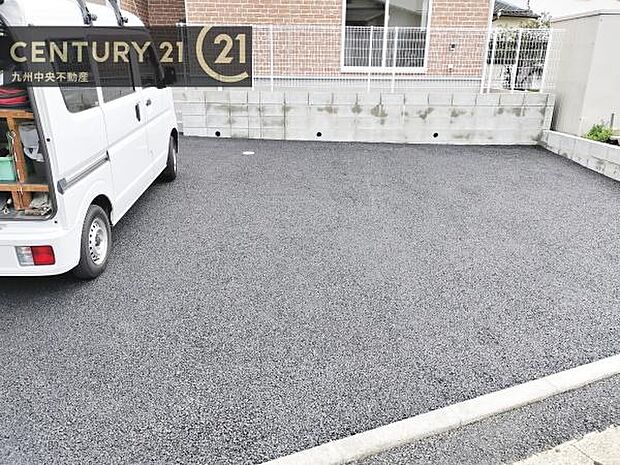 【駐車場】