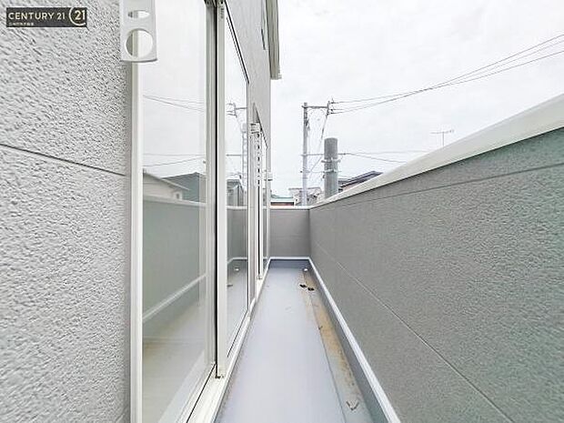 【バルコニー】日当たり良好なバルコニー。洗濯物やお布団もポッカポカに。