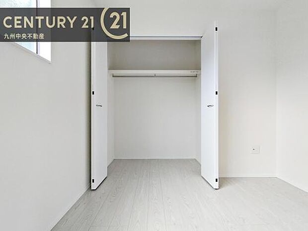 【クローゼット】お部屋ごとに設けた収納は住みやすさへのこだわりです。