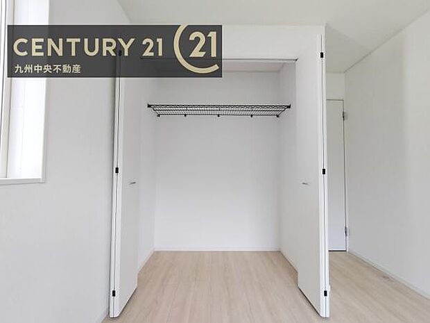 【クローゼット】お部屋ごとに設けた収納は住みやすさへのこだわりです。