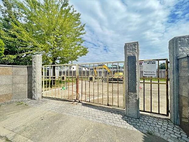福津市立津屋崎小学校まで988m