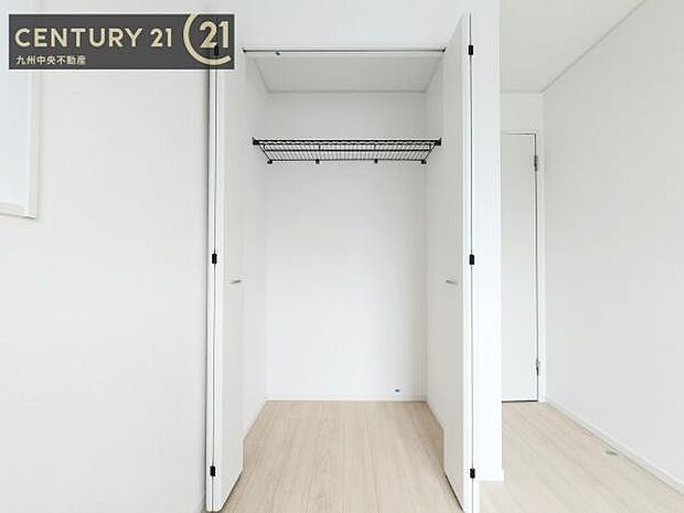 【クローゼット】お部屋ごとに設けた収納は住みやすさへのこだわりです。