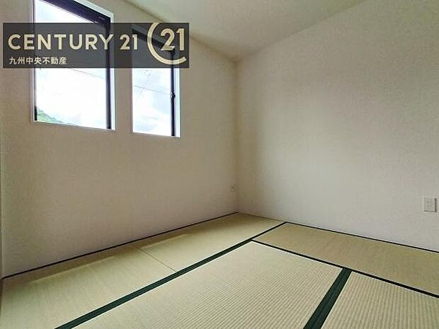 【和室】あると嬉しい和室。小さなお子様の遊ぶスペースやお昼寝タイムにも最適です。