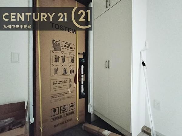 【玄関】玄関をスッキリに見せるために、シューズボックスを設置しました。オシャレは足元から。