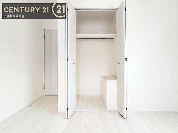 【クローゼット】お部屋ごとに設けた収納は住みやすさへのこだわりです。