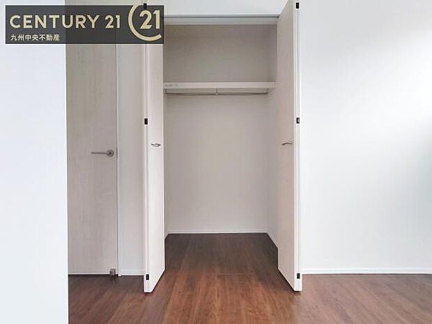 【クローゼット】お部屋ごとに設けた収納は住みやすさへのこだわりです。