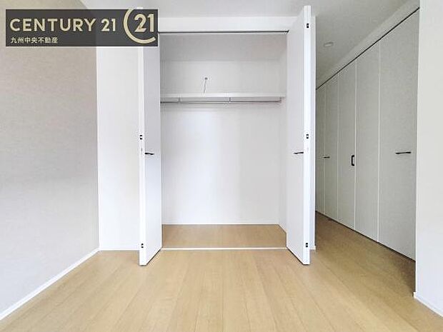 【クローゼット】お部屋ごとに設けた収納は住みやすさへのこだわりです。