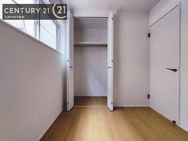 【クローゼット】お部屋ごとに設けた収納は住みやすさへのこだわりです。