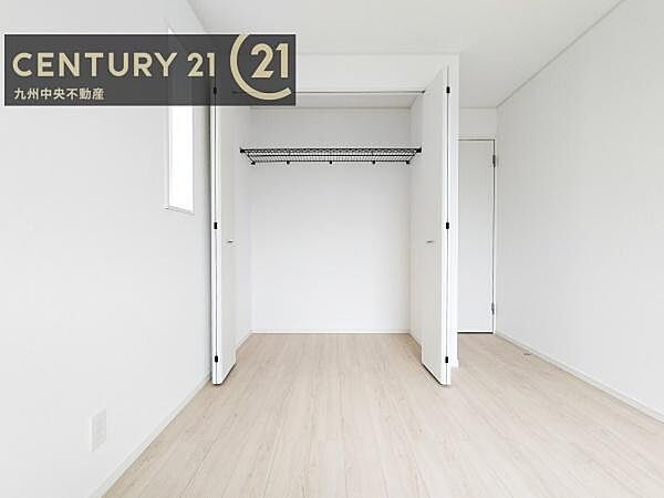 【クローゼット】お部屋ごとに設けた収納は住みやすさへのこだわりです。