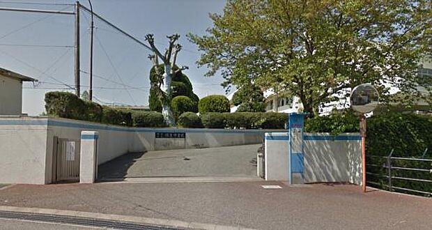 須恵町立須恵中学校まで1700m