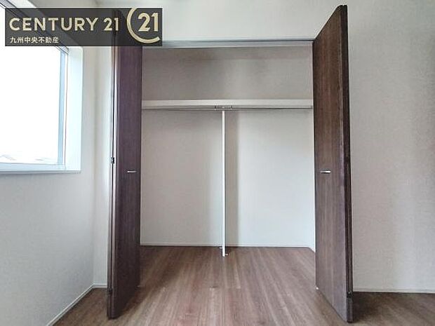 【クローゼット】お部屋ごとに設けた収納は住みやすさへのこだわりです。