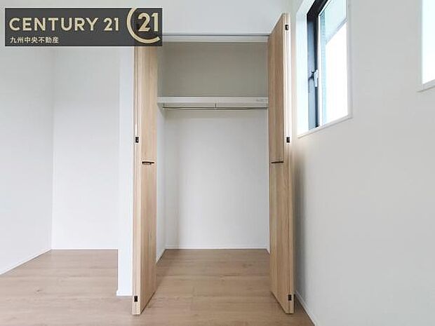【クローゼット】お部屋ごとに設けた収納は住みやすさへのこだわりです。