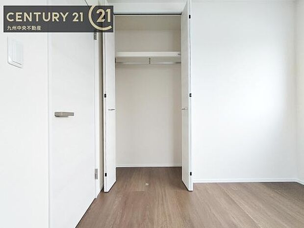 【クローゼット】お部屋ごとに設けた収納は住みやすさへのこだわりです。