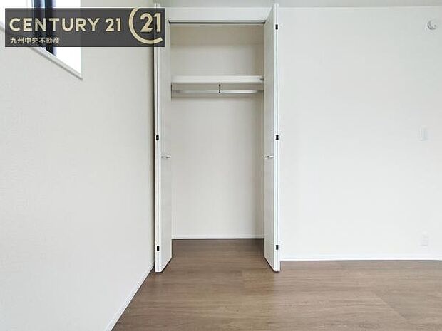 【クローゼット】お部屋ごとに設けた収納は住みやすさへのこだわりです。