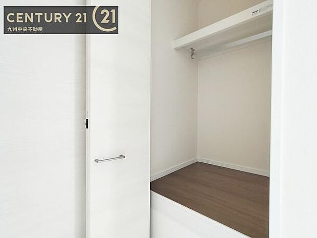【クローゼット】お部屋ごとに設けた収納は住みやすさへのこだわりです。