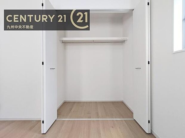 【クローゼット】お部屋ごとに設けた収納は住みやすさへのこだわりです。