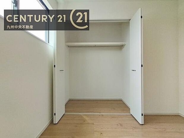 【クローゼット】お部屋ごとに設けた収納は住みやすさへのこだわりです。