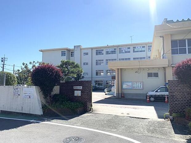 福岡市立老司小学校まで1025m