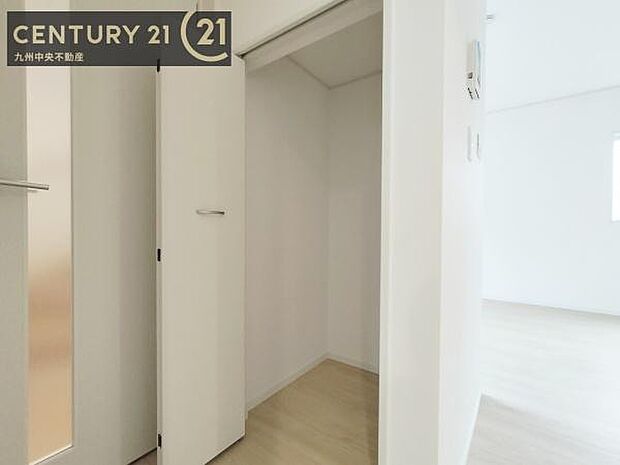 【クローゼット】お部屋ごとに設けた収納は住みやすさへのこだわりです。