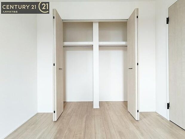 【クローゼット】お部屋ごとに設けた収納は住みやすさへのこだわりです。