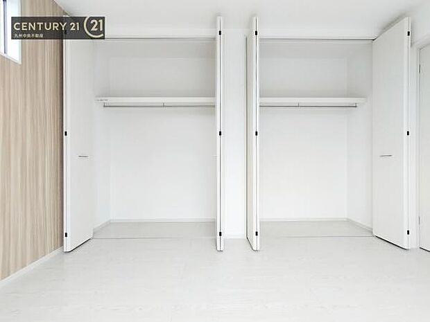 【クローゼット】お部屋ごとに設けた収納は住みやすさへのこだわりです。