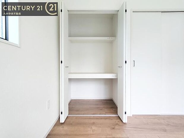 【クローゼット】お部屋ごとに設けた収納は住みやすさへのこだわりです。