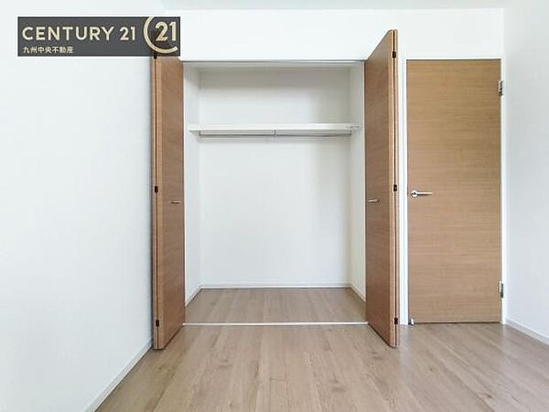 【クローゼット】お部屋ごとに設けた収納は住みやすさへのこだわりです。