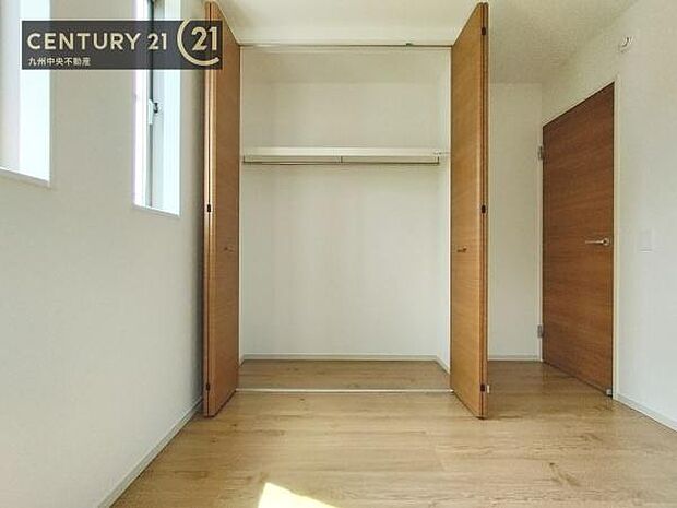 【クローゼット】お部屋ごとに設けた収納は住みやすさへのこだわりです。