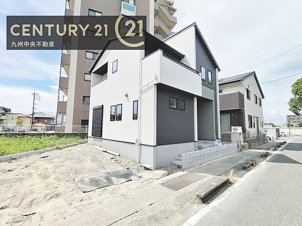 【前面道路含む現地写真】