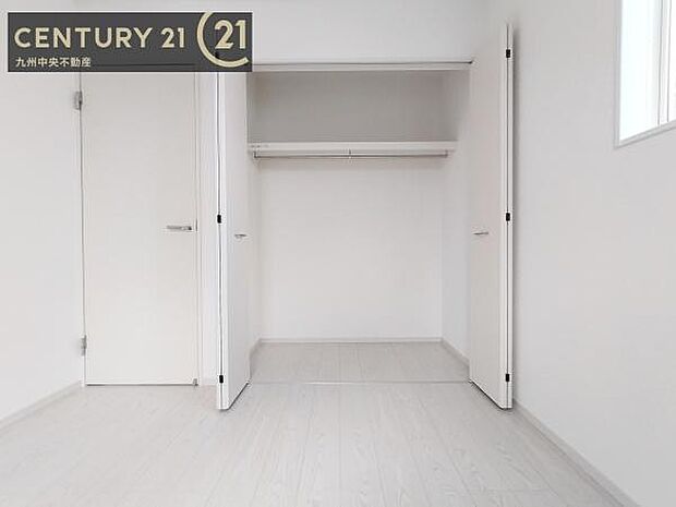 【クローゼット】お部屋ごとに設けた収納は住みやすさへのこだわりです。