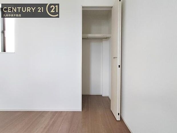 【クローゼット】お部屋ごとに設けた収納は住みやすさへのこだわりです。