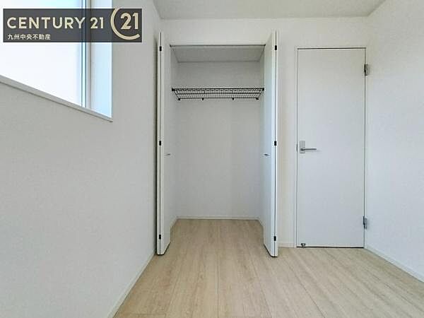 【クローゼット】お部屋ごとに設けた収納は住みやすさへのこだわりです。