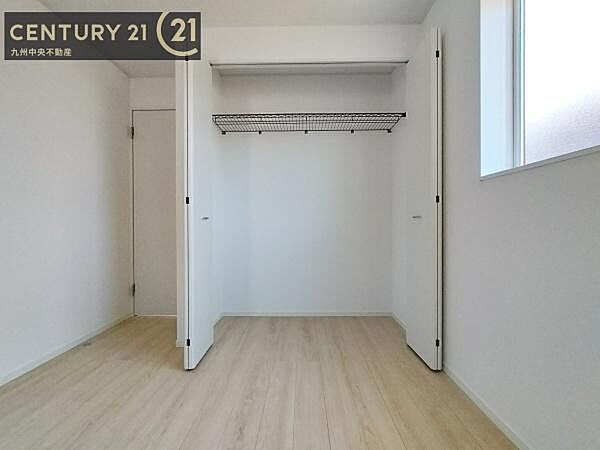 【クローゼット】お部屋ごとに設けた収納は住みやすさへのこだわりです。