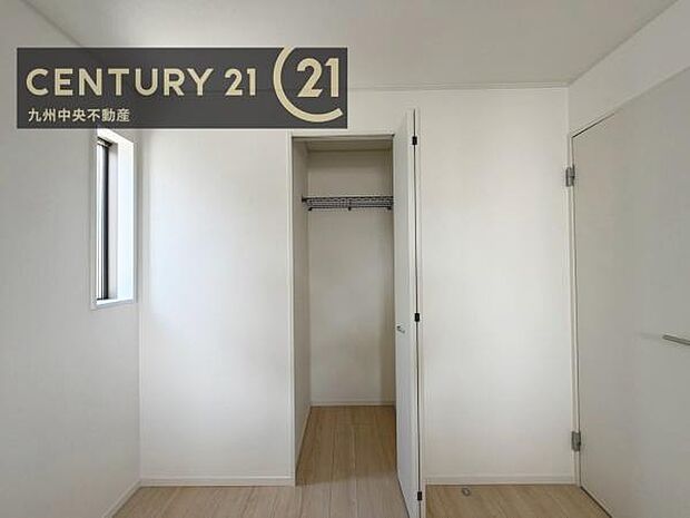 【クローゼット】お部屋ごとに設けた収納は住みやすさへのこだわりです。