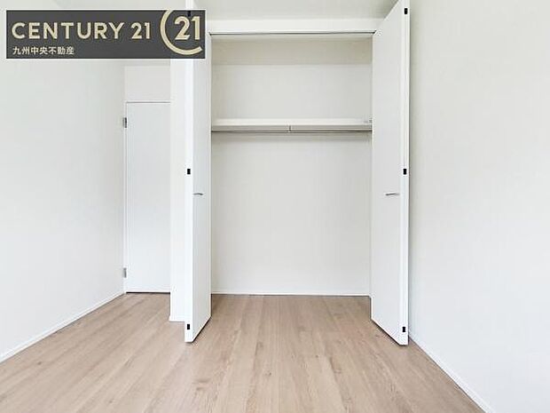 【クローゼット】お部屋ごとに設けた収納は住みやすさへのこだわりです。