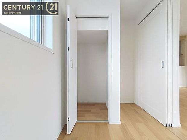 【クローゼット】お部屋ごとに設けた収納は住みやすさへのこだわりです。