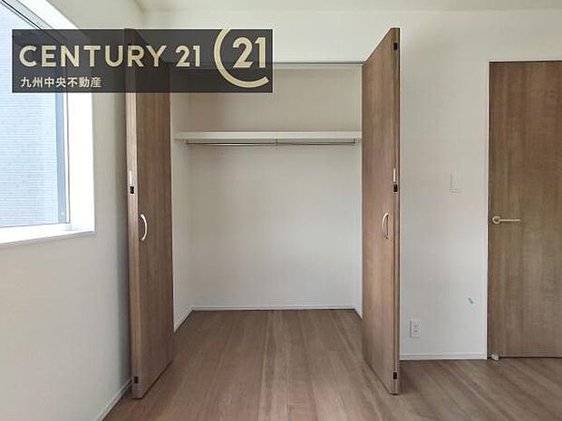 【クローゼット】お部屋ごとに設けた収納は住みやすさへのこだわりです。