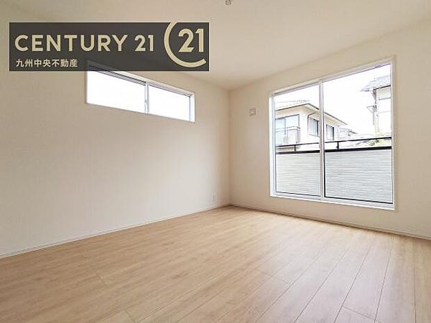 【洋室】2面採光を確保したお部屋。爽やかな風を感じて起きる朝は、快適生活の始まりに。