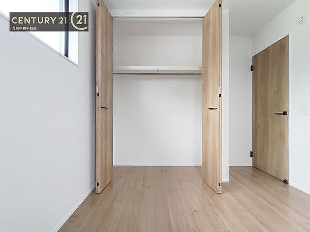 【クローゼット】お部屋ごとに設けた収納は住みやすさへのこだわりです。