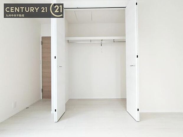 【クローゼット】お部屋ごとに設けた収納は住みやすさへのこだわりです。