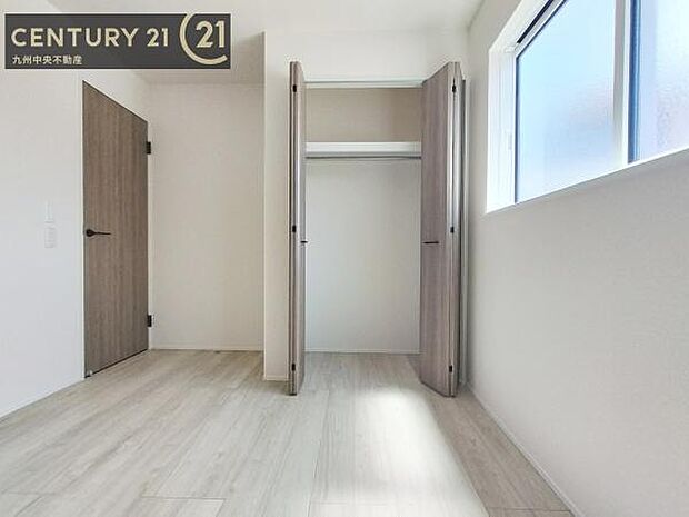 【クローゼット】お部屋ごとに設けた収納は住みやすさへのこだわりです。