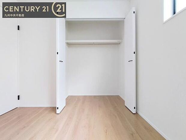 【クローゼット】お部屋ごとに設けた収納は住みやすさへのこだわりです。
