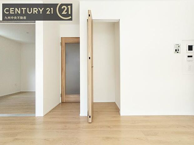 【クローゼット】お部屋ごとに設けた収納は住みやすさへのこだわりです。