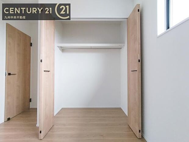 【クローゼット】お部屋ごとに設けた収納は住みやすさへのこだわりです。